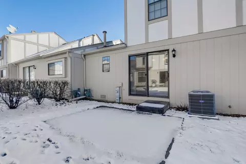 4562 Topaz Dr, Hoffman Estates, IL 60192 photo 23