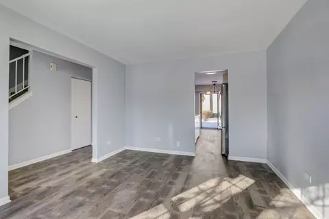 4562 Topaz Dr, Hoffman Estates, IL 60192 photo 4