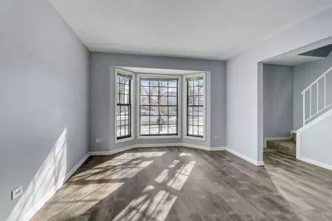 4562 Topaz Dr, Hoffman Estates, IL 60192 photo 3