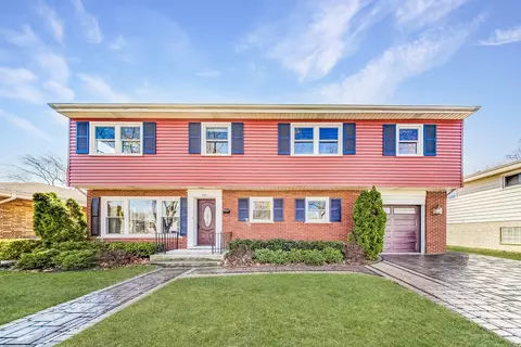 2101 Walnut St, Park Ridge, IL 60068