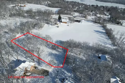 5706 Amherst Ct, Mchenry, IL 60050 photo 4