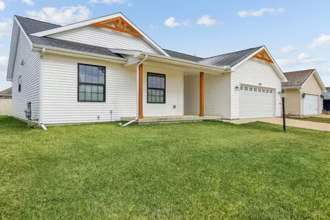 1704 E Horizon Ln, Urbana, IL 61802