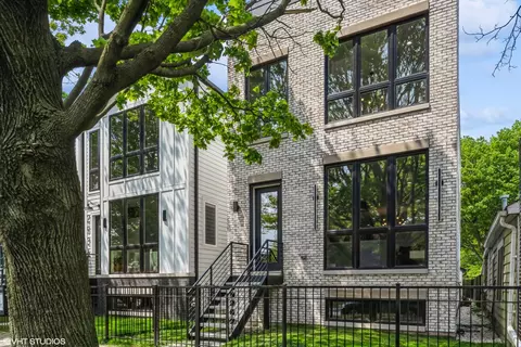 2616 W Evergreen Ave, Chicago, IL 60622