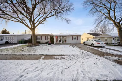 416 Kingston Dr, Romeoville, IL 60446