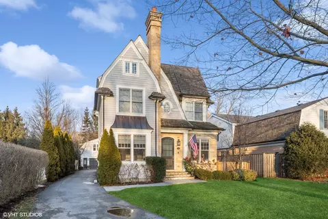 527 Abbotsford Rd, Kenilworth, IL 60043