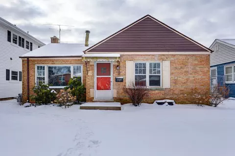 5905 Crain St, Morton Grove, IL 60053