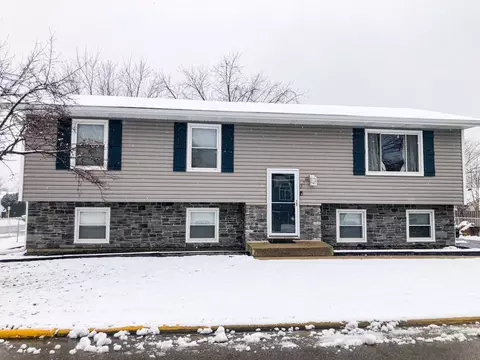 338 Devonshire Ln, Park City, IL 60085