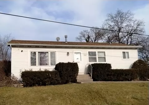721 Ridgewood St, Round Lake, IL 60073