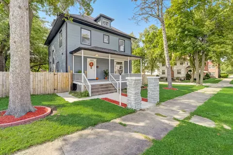 1422 Schilling Ave, Chicago Heights, IL 60411