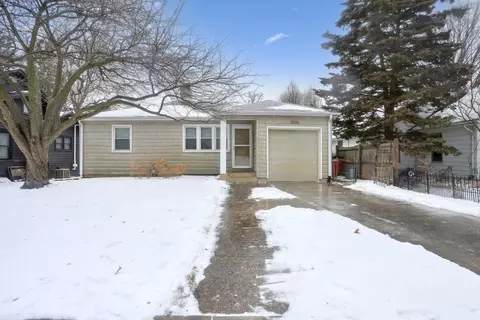 1006 W Charles St, Champaign, IL 61821