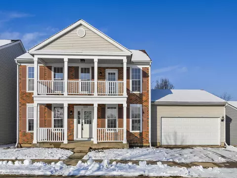 1684 Walnut Park Ln, Aurora, IL 60504
