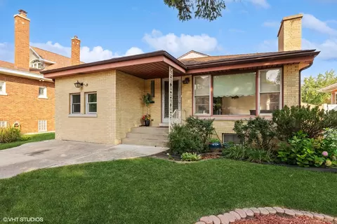 5836 N Forest Glen Ave, Chicago, IL 60646