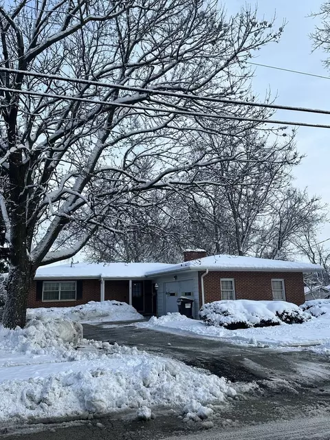 800 Center St, Mchenry, IL 60050