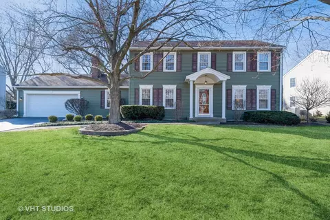 6 S230 Cape Rd, Naperville, IL 60540