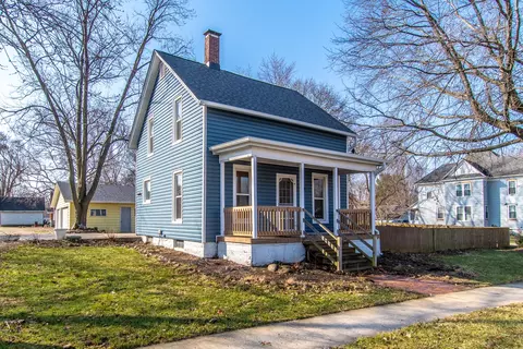 144 W Lincoln St, Seneca, IL 61360
