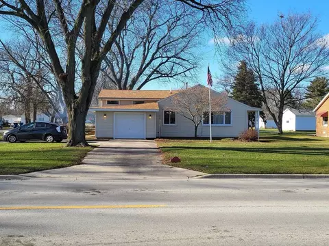 415 S Union St, Dwight, IL 60420 photo 1