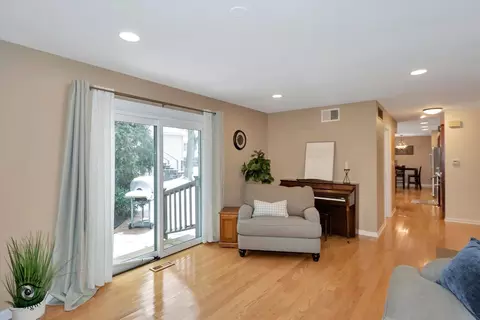 1163 E Hull Dr, Wheaton, IL 60189 photo 13