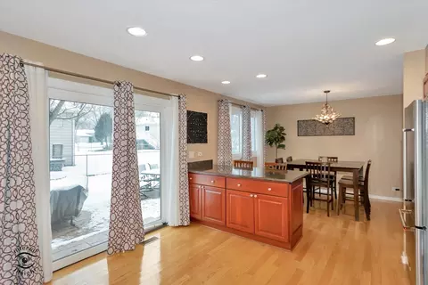 1163 E Hull Dr, Wheaton, IL 60189 photo 11
