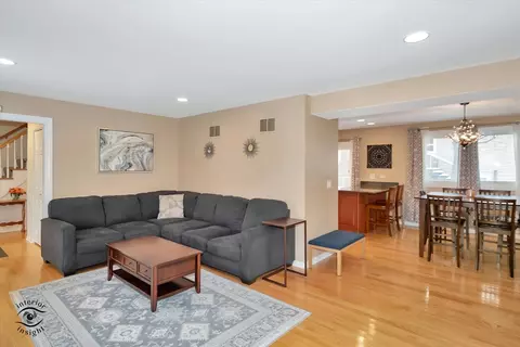 1163 E Hull Dr, Wheaton, IL 60189 photo 5