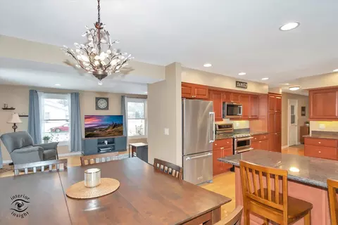 1163 E Hull Dr, Wheaton, IL 60189 photo 7