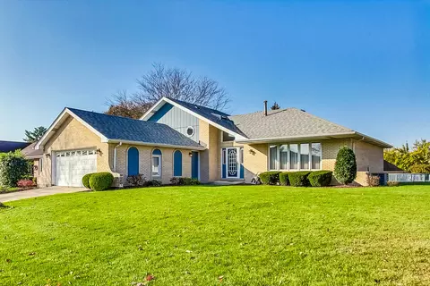 13020 S Parkside Dr, Palos Park, IL 60464