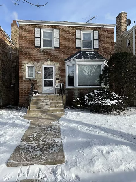 6705 N Mozart St, Chicago, IL 60645