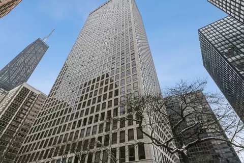 260 E Chestnut St #4403, Chicago, IL 60611