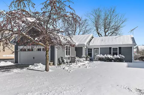 422 Farmhill Cir, Wauconda, IL 60084