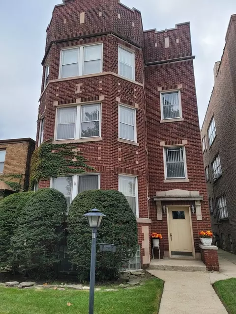 7750 S Ridgeland Ave, Chicago, IL 60649