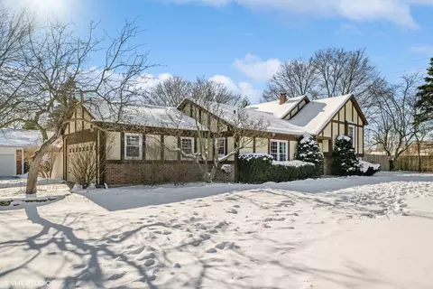 714 Juneway Ave, Deerfield, IL 60015