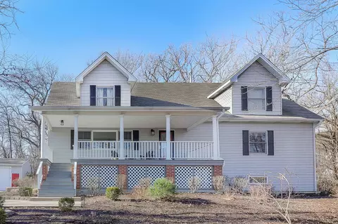 602 S Roselle Rd S, Roselle, IL 60172