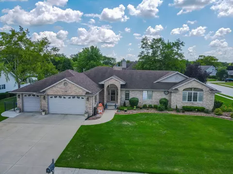 496 Hesburgh Dr, Manteno, IL 60950