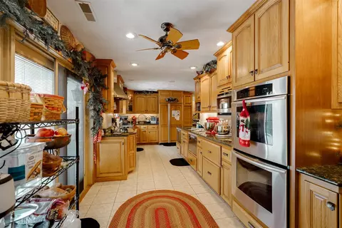 Kitchen - 12606 E 1100 North Rd, Chenoa, IL 61726 photo 6 of 7