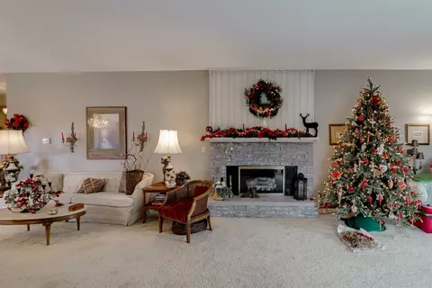 Living - 12606 E 1100 North Rd, Chenoa, IL 61726 photo 7 of 10