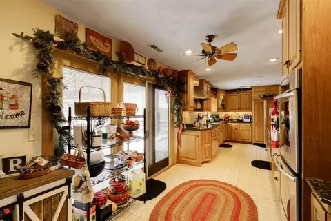 Kitchen - 12606 E 1100 North Rd, Chenoa, IL 61726 photo 7 of 7