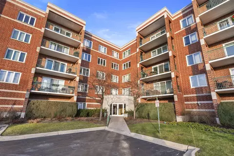 5255 N Riversedge Ter #211, Chicago, IL 60630