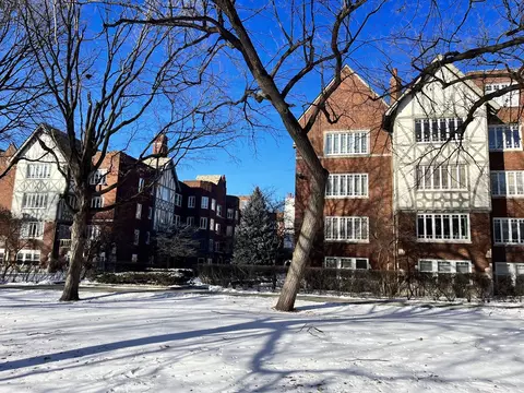 2442 W Estes Ave #2, Chicago, IL 60645