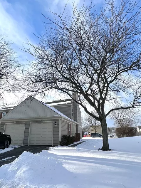 2676 Waterford Ct, Aurora, IL 60502