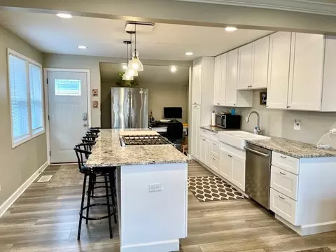 Kitchen - 3508 Thrush Ln, Rolling Meadows, IL 60008 photo 1 of 8