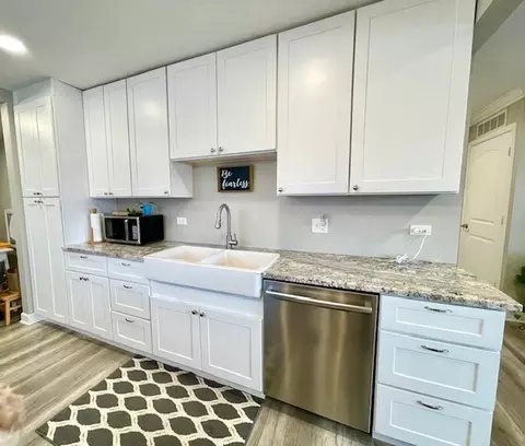 Kitchen - 3508 Thrush Ln, Rolling Meadows, IL 60008 photo 2 of 8
