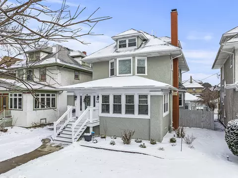 536 S Elmwood Ave, Oak Park, IL 60304