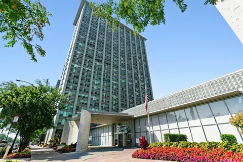 3600 N Lake Shore Dr #1901, Chicago, IL 60613