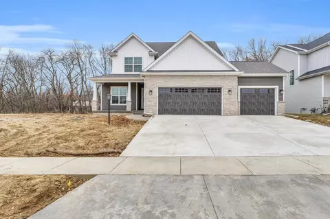 1313 Ravenwood Dr, Mahomet, IL 61853
