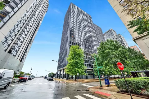 910 N Lake Shore Dr #1016, Chicago, IL 60611