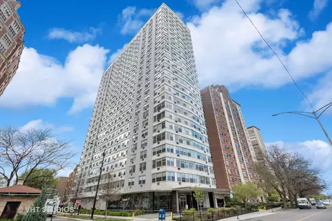 3900 N Lake Shore Dr #17H, Chicago, IL 60613