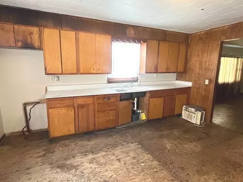 2108 Factory St, Dixon, IL 61021 photo 5