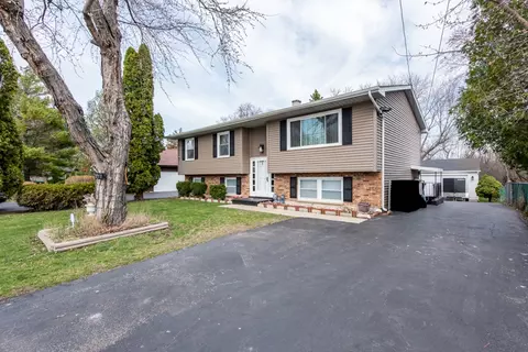 2211 Lydia Ave, Zion, IL 60099