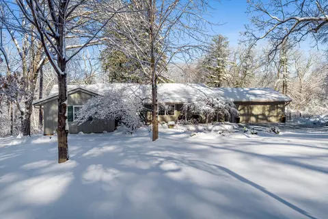 4702 Spring Brook Rd, Rockford, IL 61114 photo 3