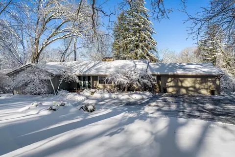4702 Spring Brook Rd, Rockford, IL 61114