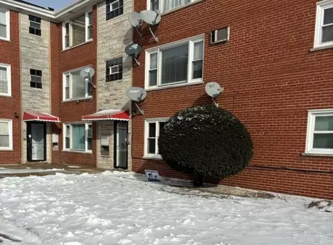 6952 W 65 St #2A, Chicago, IL 60638
